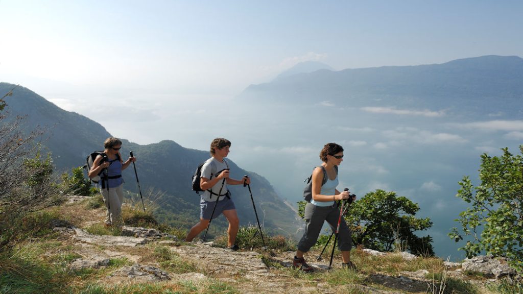 randonnée au bord des lacs de Savoie
