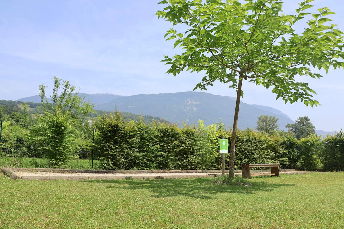 Terrain de pétanque au Camping Le Vaugrais à Artemare,