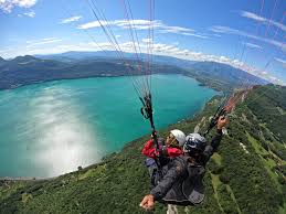 vol en parapente biplace au dessus du lac du Bourget
